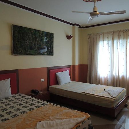 Thy Ny Hotel Battambang Exterior photo