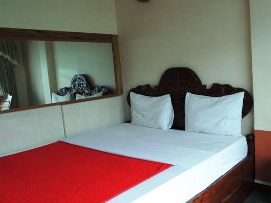 Thy Ny Hotel Battambang Exterior photo