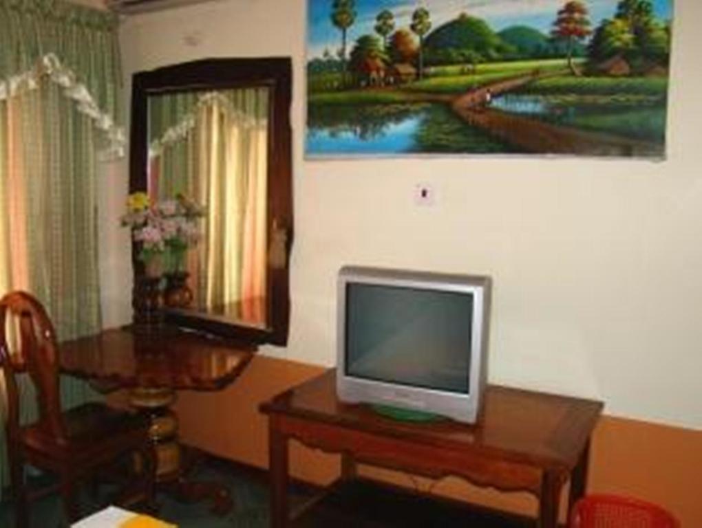 Thy Ny Hotel Battambang Exterior photo