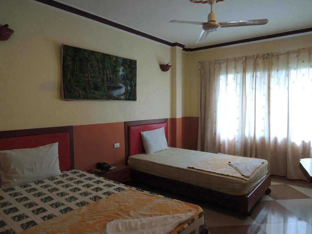 Thy Ny Hotel Battambang Exterior photo
