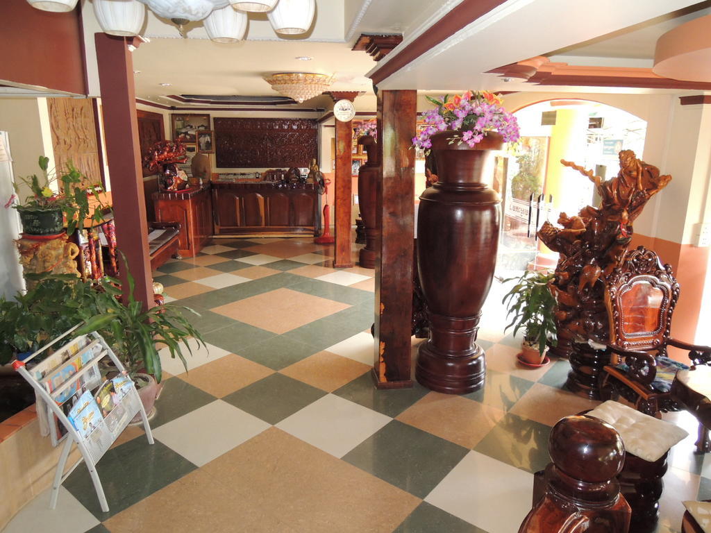 Thy Ny Hotel Battambang Exterior photo