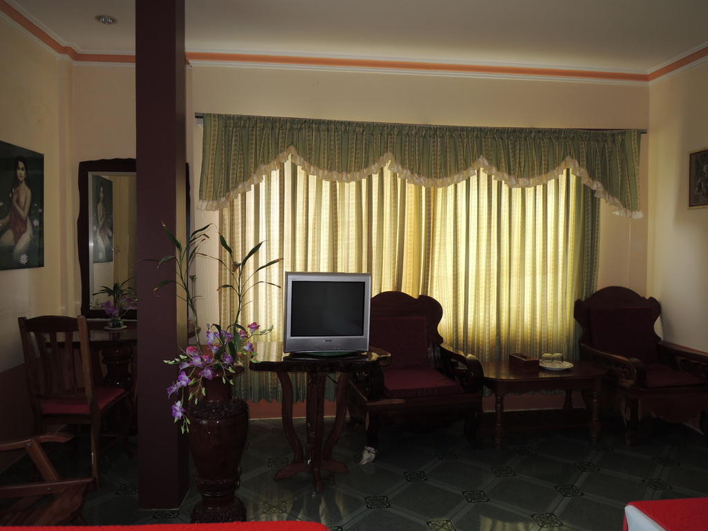 Thy Ny Hotel Battambang Exterior photo